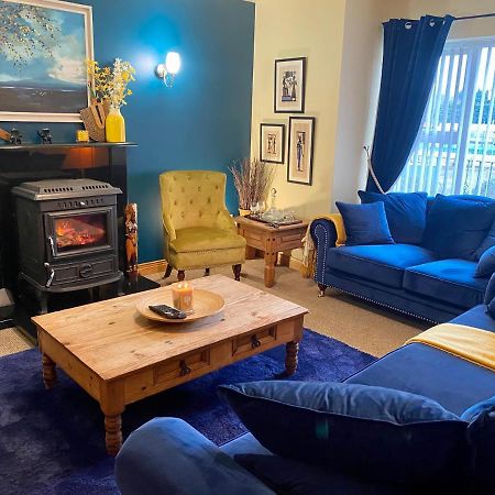 3 Bedroom House Located In Centre Of 칸도나 외부 사진