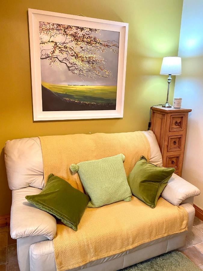 3 Bedroom House Located In Centre Of 칸도나 외부 사진