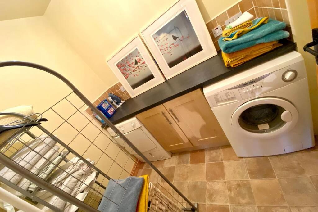 3 Bedroom House Located In Centre Of 칸도나 외부 사진